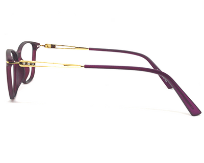 Stylish Cateye frame for women in magenta color.