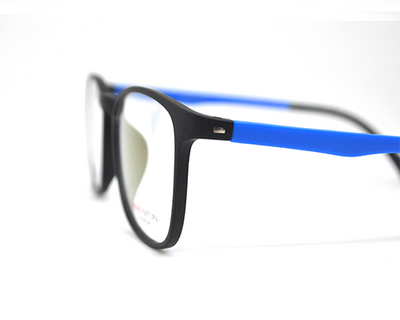 Black-blue Non-breakable rectangular frame in TR material for unisex.