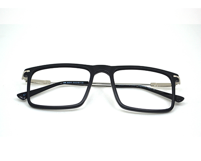 Rectangular matt black frame for unisex. The metal sides are flexibles and non breakable.