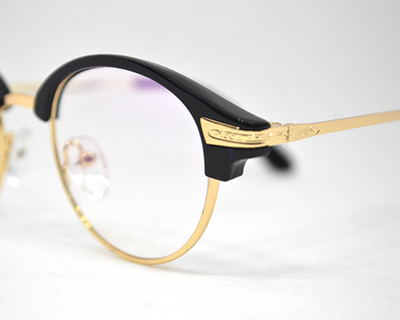 Latest Black-Gold metal frame in round shape for kids. Known for its durability.