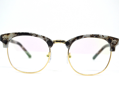 Trendy Tiger print club master metal frame in round shape for girls. Known for its durability.