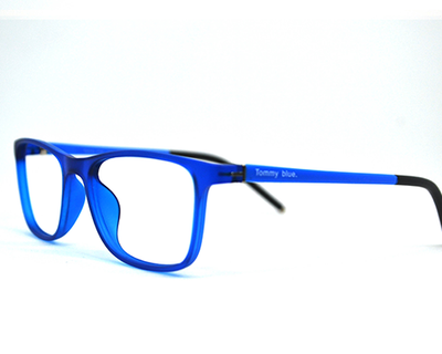 Non-breakable, wayfarer frame in TR material for kids between 5-8 years old.