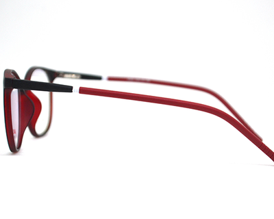 Non-breakable, round frame in TR material for unisex.(Black & Red)