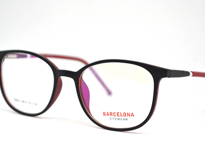 Non-breakable, round frame in TR material for unisex.(Black & Red)