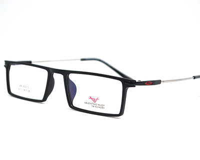 Non-breakable, rectangular frame in TR material for unisex. The metal sides are flexibles and non breakable.(Black)