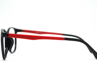 Non-breakable, retroround black & red frame in TR material for unisex.