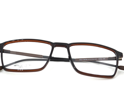 Non-breakable, rectangular frame in TR material for unisex.(Brown)