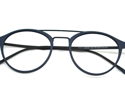 Non-breakable, round frame in TR material for unisex.(Black)