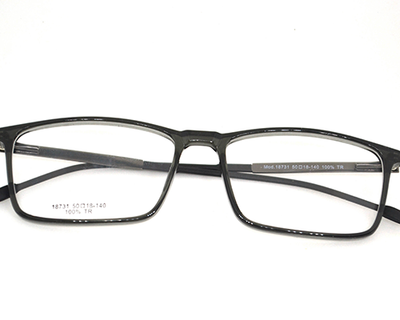 Non-breakable, rectangular frame in TR material for unisex.(Porsche-Grey)