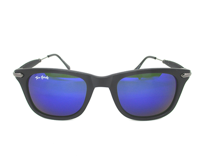 Trendy UV protection blue shade sunglass.