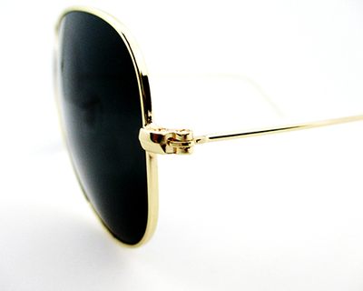 Full rim Trendy UV protection dark black sunglass.